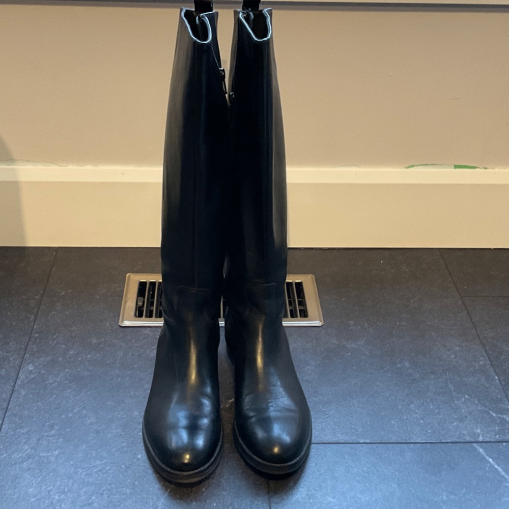 Le Chateau Sleek Black Heeled Boots